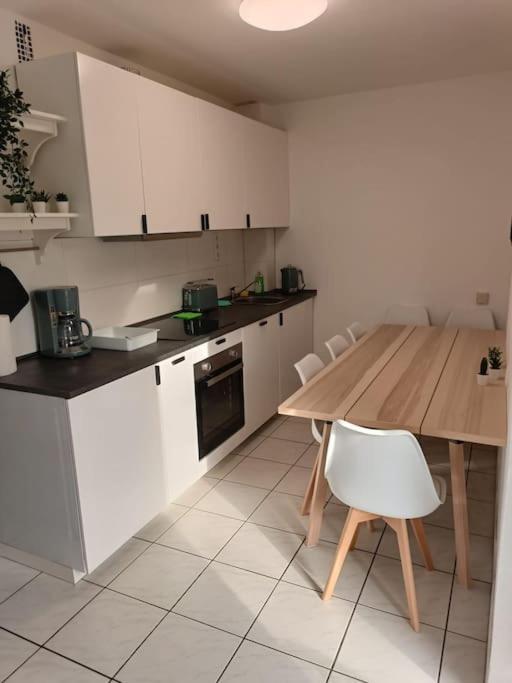 בוכום Comfortable Apartment With Balcony מראה חיצוני תמונה